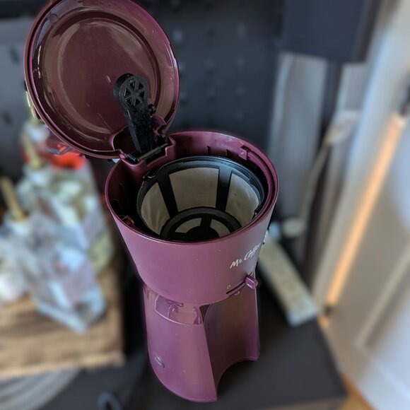 Mr. Coffee Iced Coffee Maker With Dunkin/Starbucks Tumblers - Picture 5 of 5